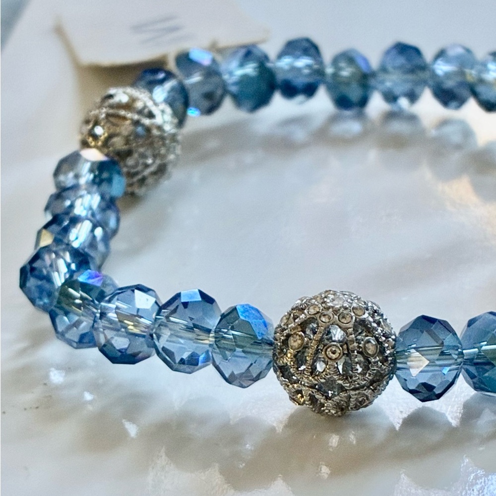π§π»ββοΈ ViVI Blue Faceted Crystal Bracelet with Silver Tone Balls - Picture 4 of 8